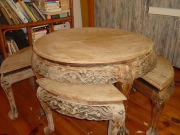 table basse ronde "chinoise" dia 80 cm+ 4 tabourets encastré beschikbaar voor biedingen