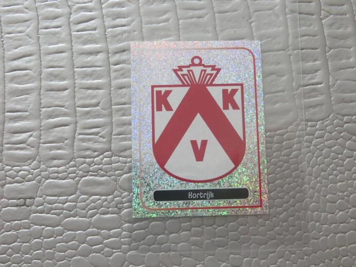 Panini 2013 embleem KV Kortrijk zeldzaam, Verzamelen, Sportartikelen en Voetbal, Nieuw, Ophalen of Verzenden