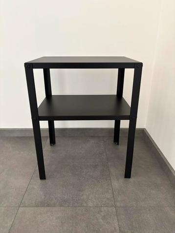 Bijzettafel / Nachtkast beschikbaar voor biedingen