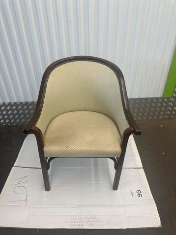 Klassieke Fauteuil - Perfect Project voor Herstoffering! beschikbaar voor biedingen