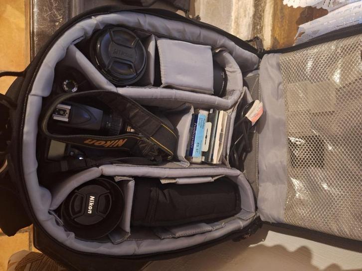 Sac photo complet Nikon D90 + 4 objectifs + flash + pieds, Audio, Tv en Foto, Fotocamera's Digitaal, Gebruikt, Compact, Nikon