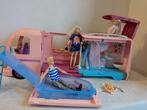 Barbie mobilhome met 3 barbiepoppen, Enlèvement, Comme neuf, Barbie