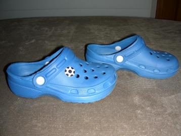 Blauwe crocs, maat 30 (niet de echte crocs) zo goed als nieu