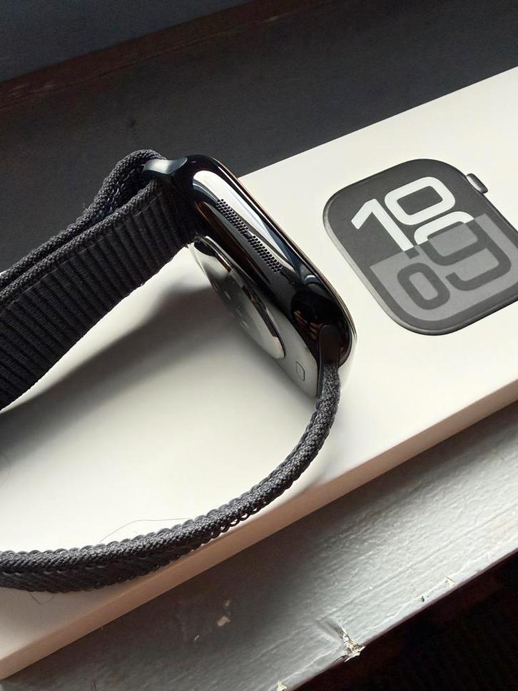 Apple Watch Series 10 46mm JetBlack (comme neuve 1 mois), Handtassen en Accessoires, Smartwatches, Zwart, Ophalen