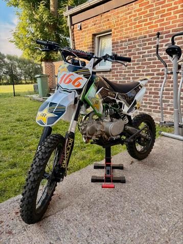 140cc YX crossmotor — 5 uur rijden beschikbaar voor biedingen