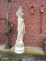 Magnifiek tuinbeeld dame met kruiken, Ophalen, Gebruikt