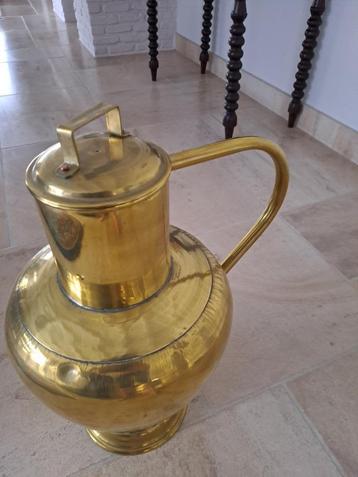 Antieke koperen melkkan beschikbaar voor biedingen