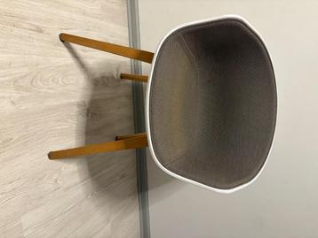 Chaise scandinave HAY beschikbaar voor biedingen