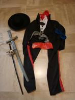 verkleed kostuumpje jongen maat 134 met accessoires, Kinderen en Baby's, Carnavalskleding en Verkleedspullen, Ophalen of Verzenden