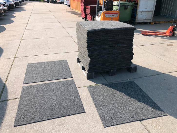 Grand lot de tapis en tapis/carrelage uni, Bricolage & Construction, Planches & Dalles, Enlèvement