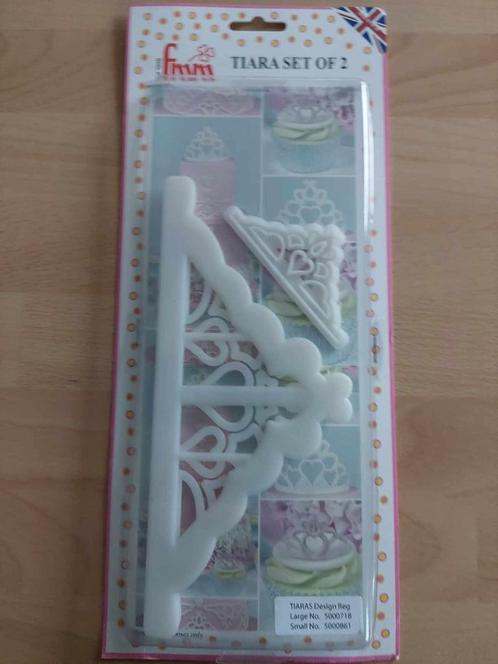 FMM Tiara Cutter Set/2, Hobby en Vrije tijd, Taarten en Cupcakes maken, Zo goed als nieuw, Overige typen, Taarten of Cupcakes