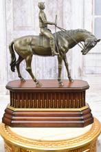 Belle immense statue en bronze de Jockey sur un cheval, Envoi, Bronze