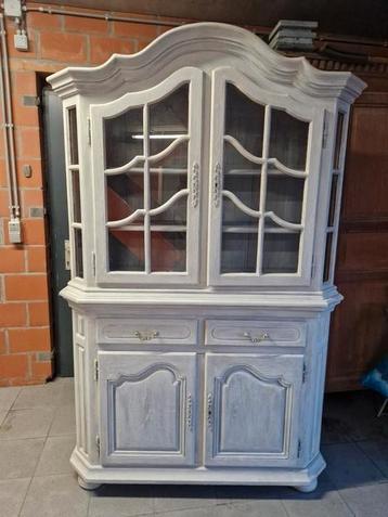 Mooie vitrinekast in goede staat! beschikbaar voor biedingen