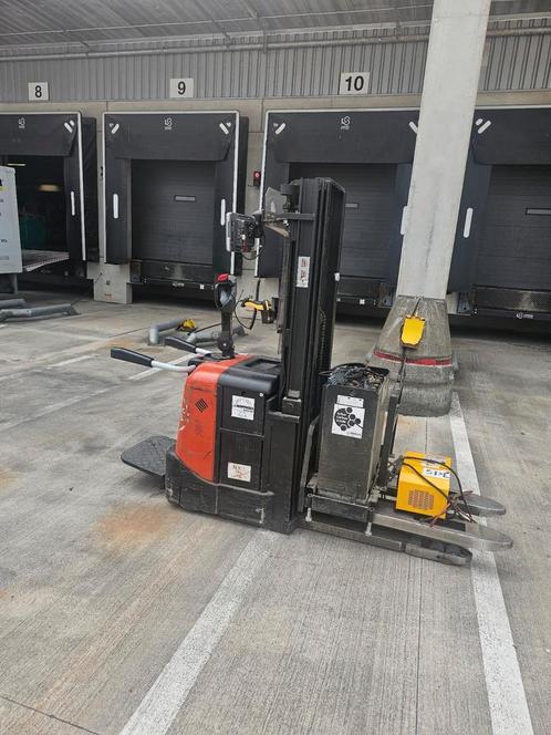 BT SPE 125 elektrische pallettruck (2 batterijen + lader), Zakelijke goederen, Machines en Bouw | Heftrucks en Intern transport