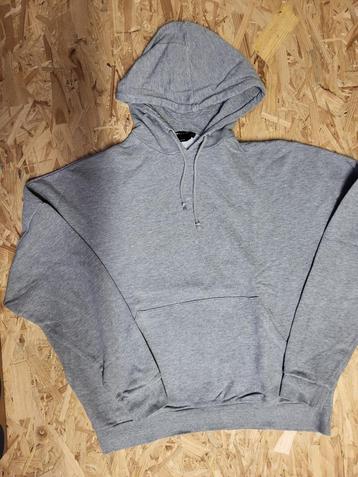 Sweater beschikbaar voor biedingen