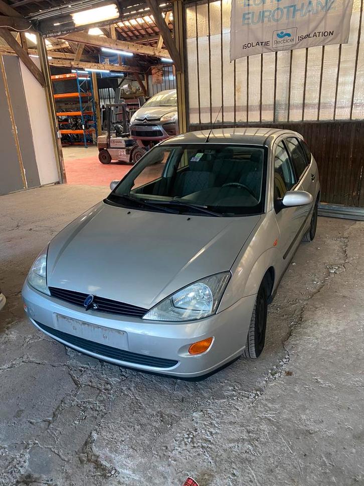 Ford focus 1.4 benzine pour pieces, Auto's, Ford, Bedrijf, Te koop, Focus, Benzine, Handgeschakeld, Zwart, Ophalen