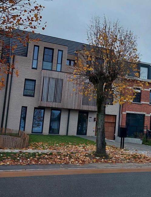 Autostaanplaats te huur in Kontich, Immo, Garages en Parkeerplaatsen