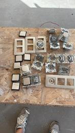 Schakelaars en stopcontacten, Ophalen, Zo goed als nieuw