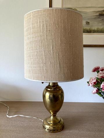 Staande lamp voor op buffet of kast beschikbaar voor biedingen