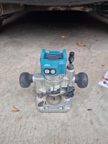 Makita 18 Volt - Boven- en kanten frees LXT beschikbaar voor biedingen