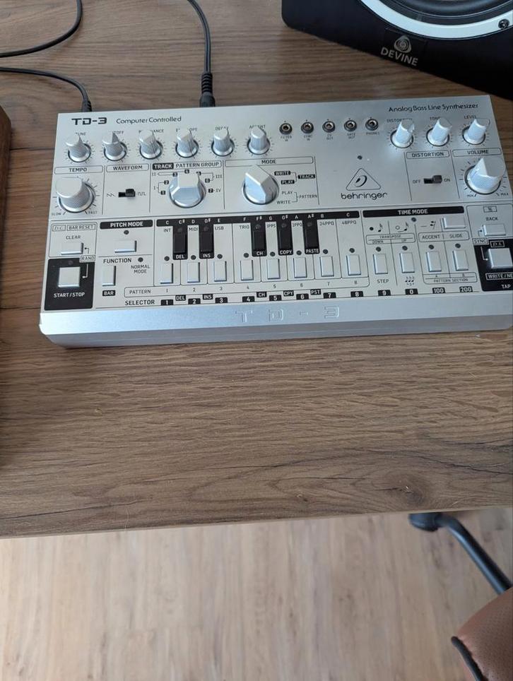 Behringer TD3 Drumcomputer synthesizer, Muziek en Instrumenten, Synthesizers, Roland, Ophalen of Verzenden