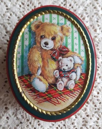 Klein ovaal Churchill's beren blikje, Schotse ruit, Tartan beschikbaar voor biedingen