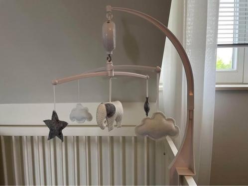Muziekmobiel Pouce et Lina met Bluetooth-box, Kinderen en Baby's, Speelgoed | Babyspeelgoed, Zo goed als nieuw, Mobiel, Met geluid