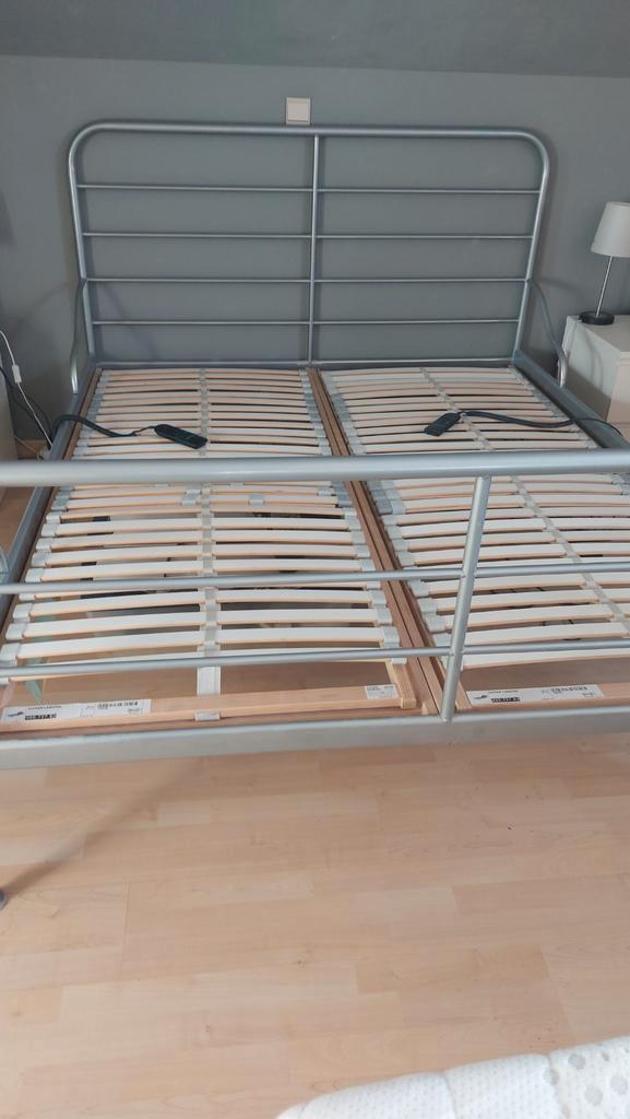 Metalen bedkader 160/200, incl 2 elektrische lattenbodems, Huis en Inrichting, Slaapkamer | Bedden, Grijs, Verstelbaar, Ophalen