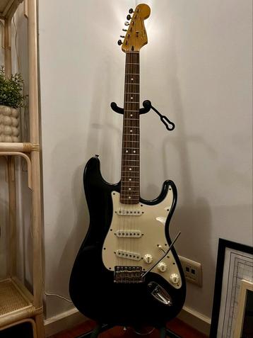 Classic Vibe Stratocaster - Roswell pickups upgrade disponible aux enchères