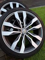 Volkswagen passat t roc r line suzuka 19 inch 5x112 orginee, Auto-onderdelen, Banden en Velgen, Gebruikt, Banden en Velgen, All Season