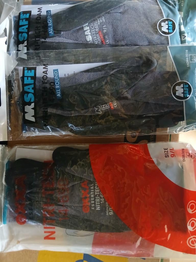 Werkhandschoenen nieuw, Ophalen