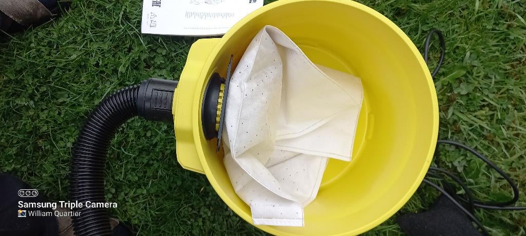 Aspirateur eau et poussière WD 2 Plus V-12/4/18, Enlèvement ou Envoi, Neuf, Machine de nettoyage à brosse