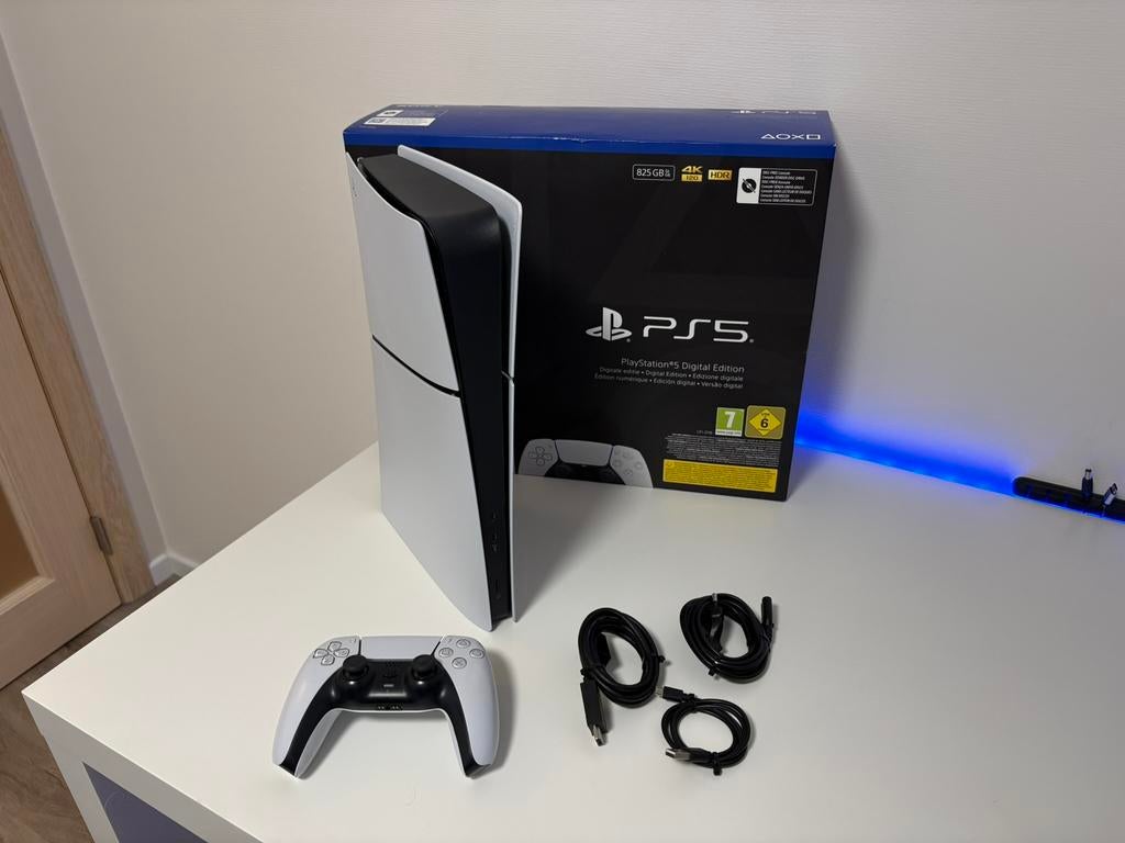 PS5 Slim Digital + 1 manette + boîtier, Enlèvement, Comme neuf, Playstation 5 Digital