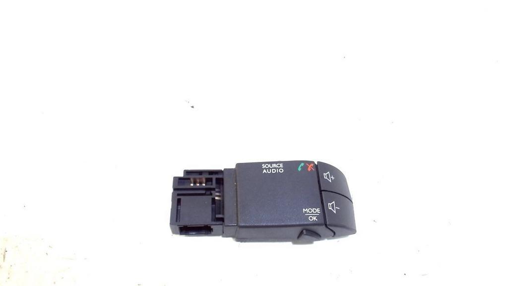 Radio bediening Renault Twingo, Auto diversen, Autoradio's, Ophalen of Verzenden