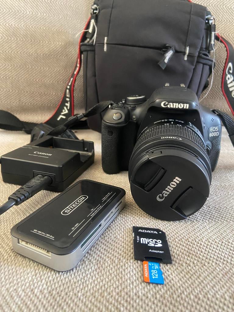 Pack Canon EOS 600D + Objectifs, SD etc, Audio, Tv en Foto, Fotocamera's Digitaal, Canon, Compact, Ophalen of Verzenden, Zo goed als nieuw