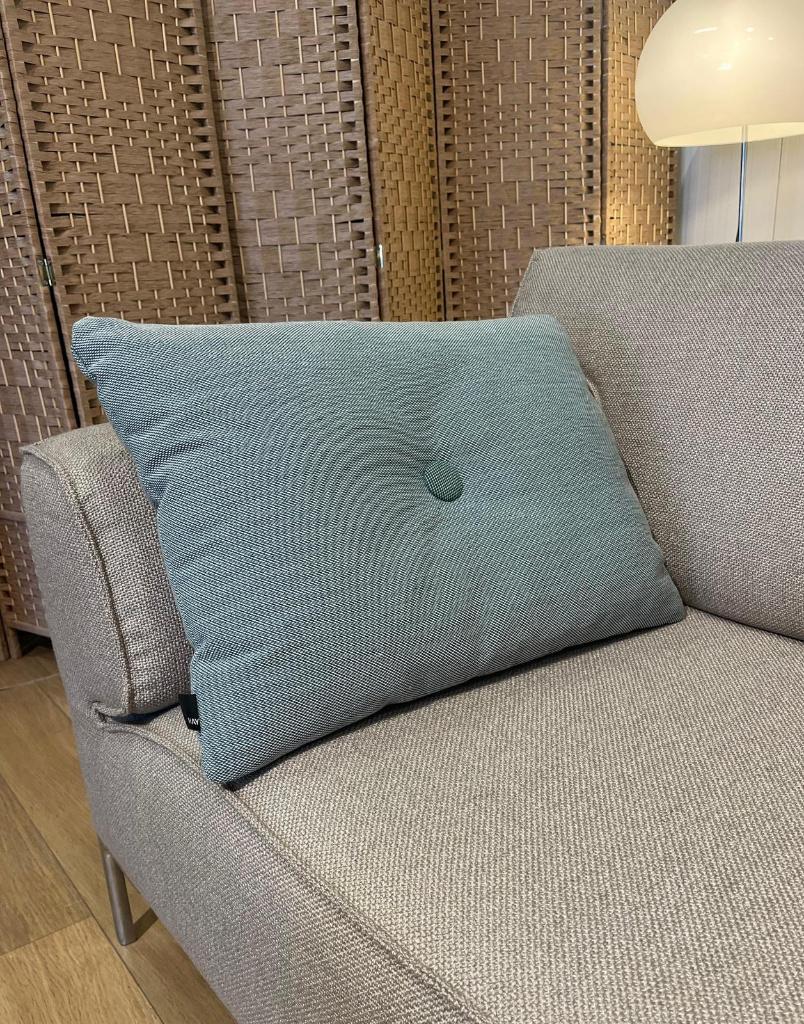 ZGAN HAY Dot Kussen Lichtblauw NP €89 - NU €35, Huis en Inrichting, Ophalen of Verzenden, Zo goed als nieuw, Blauw, Rechthoekig