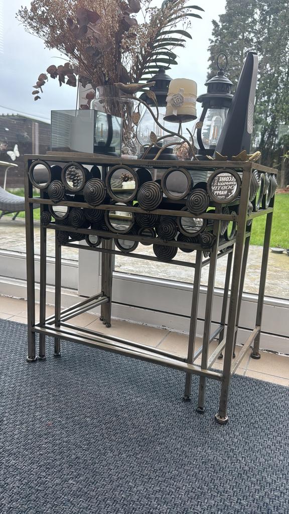 Vintage metalen bijzettafel, Huis en Inrichting, Woonaccessoires | Wijnrekken, Zo goed als nieuw, Ophalen