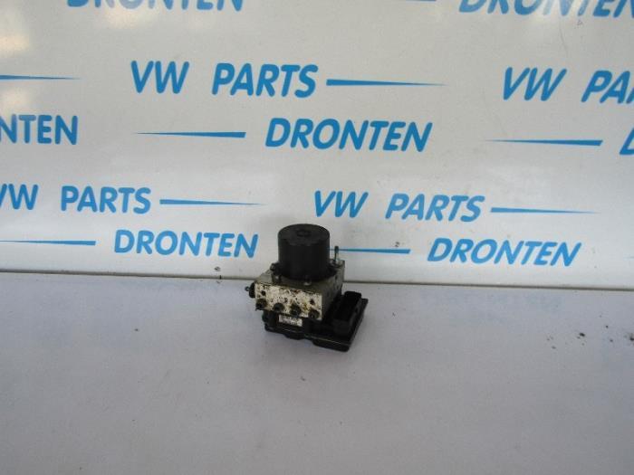 Pompe ABS d'un Volkswagen Polo, Autos : Pièces & Accessoires, Électronique & Câbles, Volkswagen, Utilisé, 3 mois de garantie, Enlèvement ou Envoi
