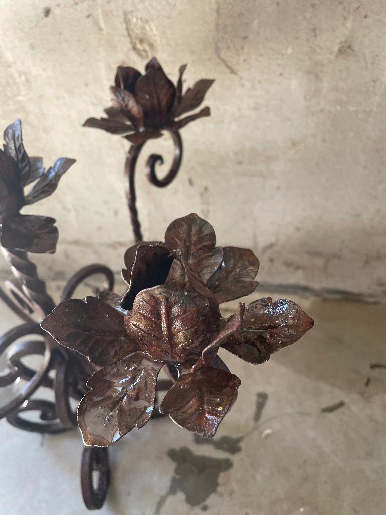 Oude ijzeren kandelaar roosjes, Antiek en Kunst, Antiek | Kandelaars, Ophalen