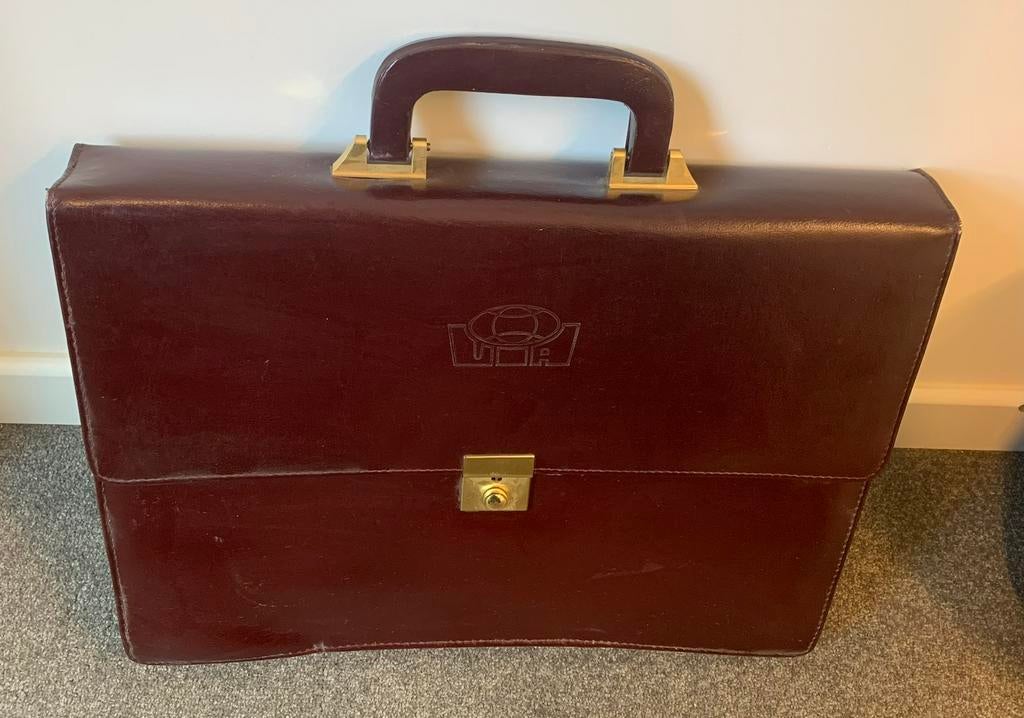 Elégante mallette, Enlèvement ou Envoi