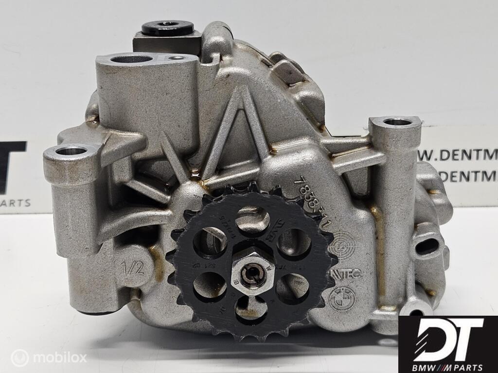 Oliepomp BMW M3 E92 S65 V8 S65B40 11417838311, Gebruikt, Ophalen of Verzenden, BMW, BMW
