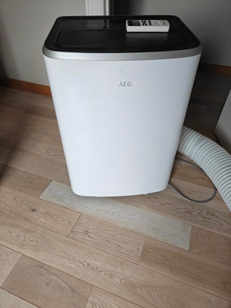 Mobiele airco, Ophalen, Koelen en Ontvochtigen, 3 snelheden of meer, Zo goed als nieuw