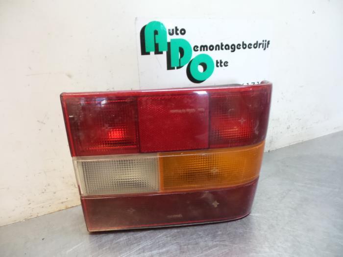 Feu arrière gauche d'un Volvo 850, Autos : Pièces & Accessoires, Éclairage, Volvo, Utilisé, Enlèvement ou Envoi