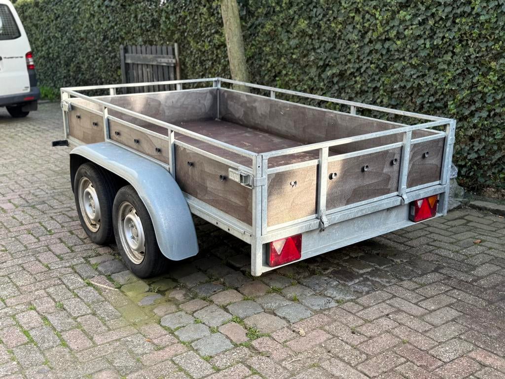 Dubbelas aanhangwagen met kipfunctie, Ophalen, Zo goed als nieuw