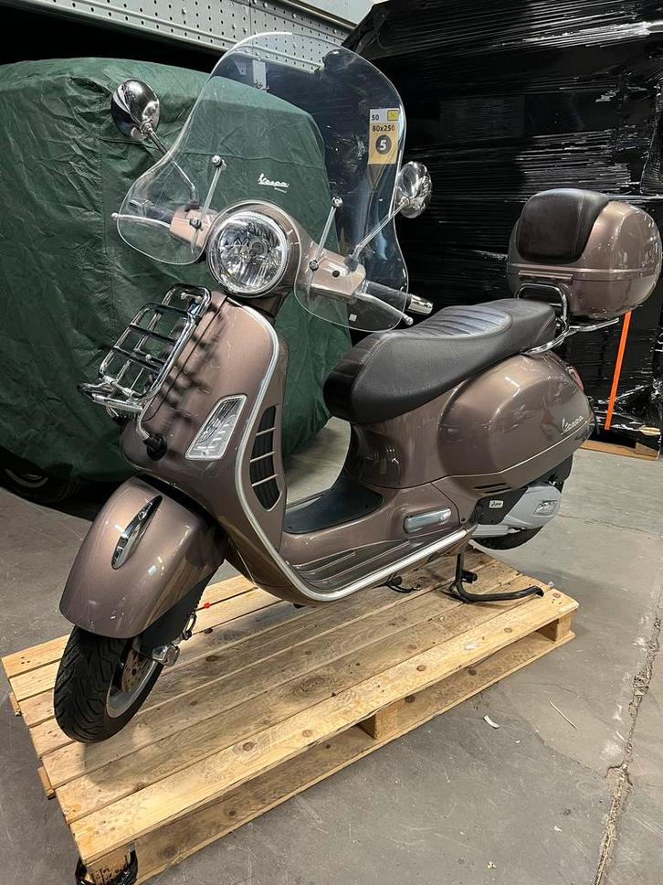 - VESPA GTS Super 125 Touring, Vélos & Vélomoteurs, Scooters | Vespa, Comme neuf, Autres modèles, Classe B (45 km/h), Essence