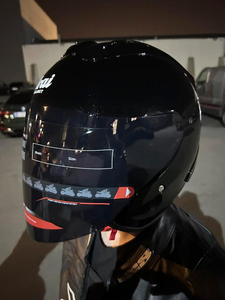 Arai neuf avec etuie livraison à domicile toutes la Be, Motos, Vêtements | Casques de moto, S, Arai, Enlèvement ou Envoi