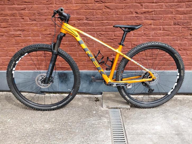 MTB TREK X-CALIBER 7 (2021)
Kleur alpha gold. Alu.minium, Vélos & Vélomoteurs, Vélos | VTT & Mountainbikes, Trek, Enlèvement