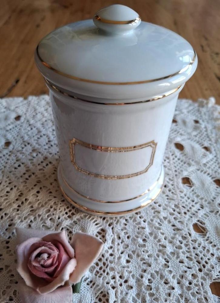 Wit porseleinen apothekerspot, goudkleurige biesjes, etiket, Ophalen of Verzenden
