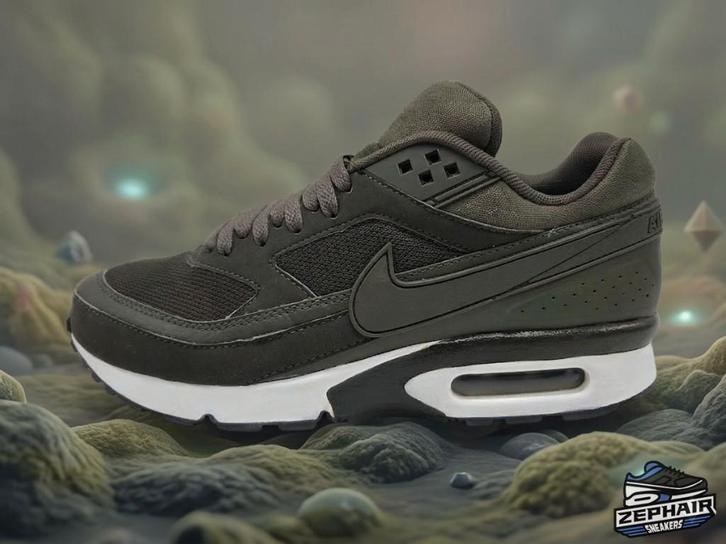 Nike Air Max Classic BW 'Cargo Khaki' EU41 2017, Kleding | Heren, Schoenen, Gedragen, Sneakers, Overige kleuren, Ophalen of Verzenden