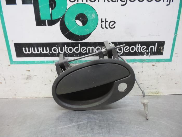 Poignée portière 4portes avant gauche d'un Opel Corsa (Cor, Autos : Pièces & Accessoires, Carrosserie & Tôlerie, Opel, Utilisé